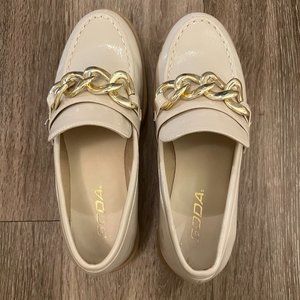 Cream Loafers with Gold Chain